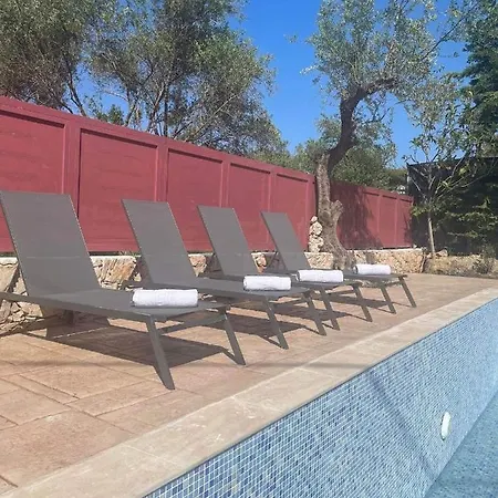 Nissi Collection 公寓式酒店