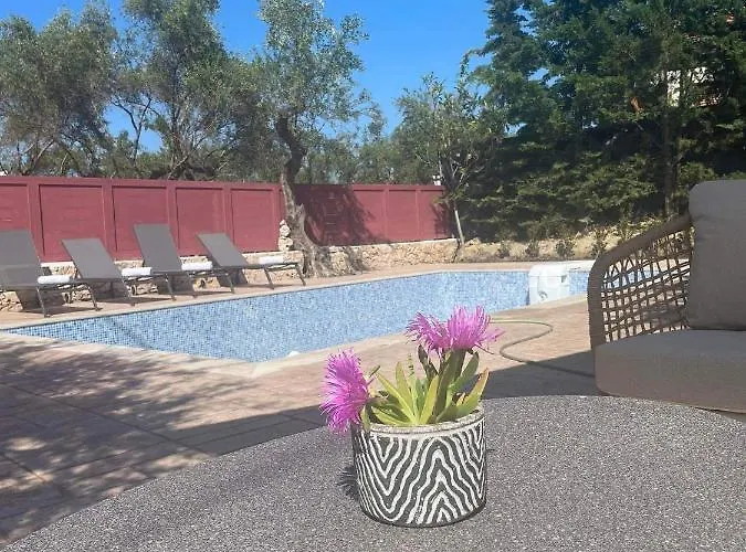 Apart-hotel Nissi Collection 3*